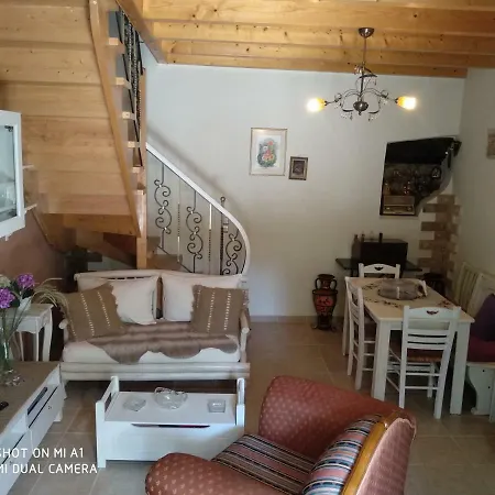 Antigoni - Traditional House In Village *